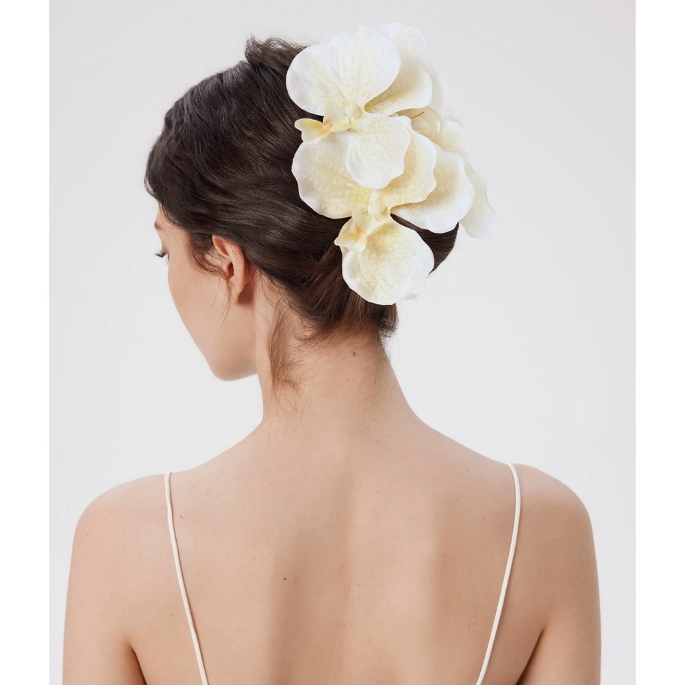 🆕 Flower hair clip 😍